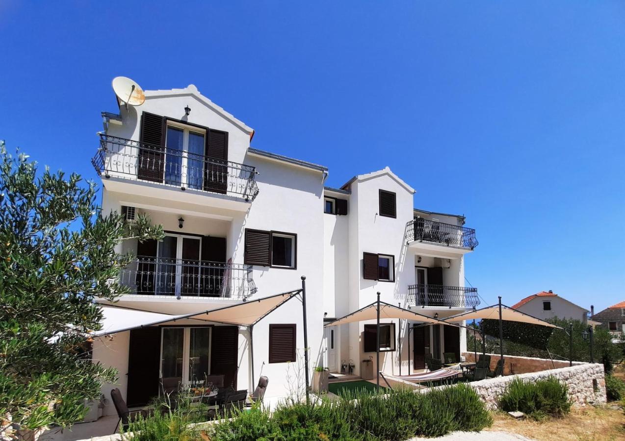 Apartments Pitve Jelsa  Exterior photo