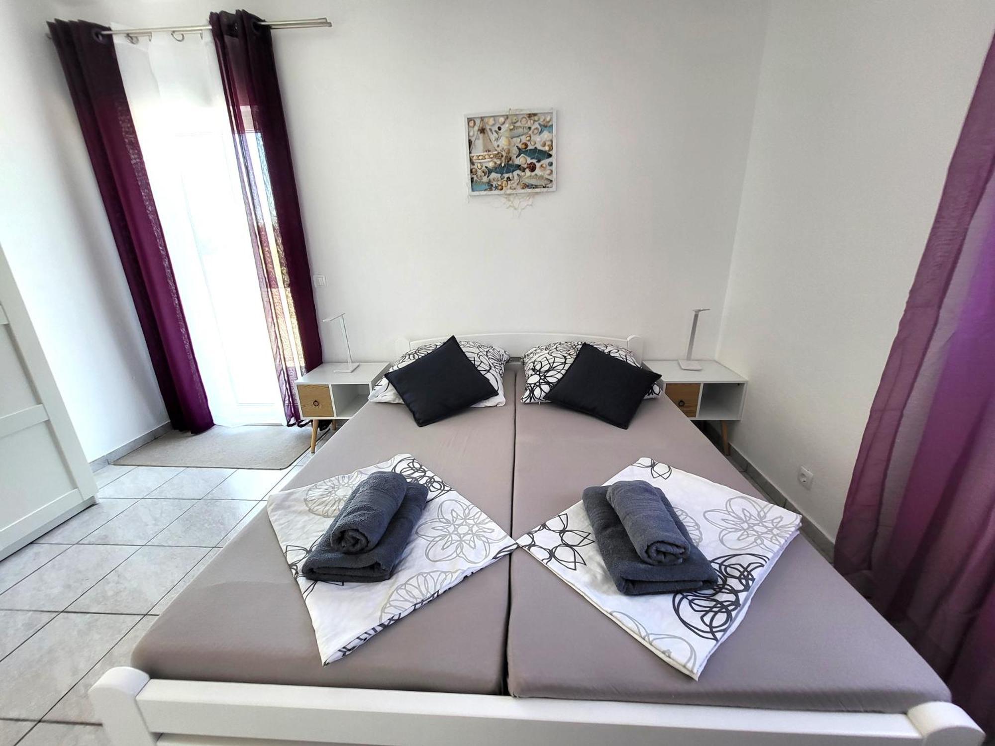 Apartments Pitve Jelsa  Exterior photo