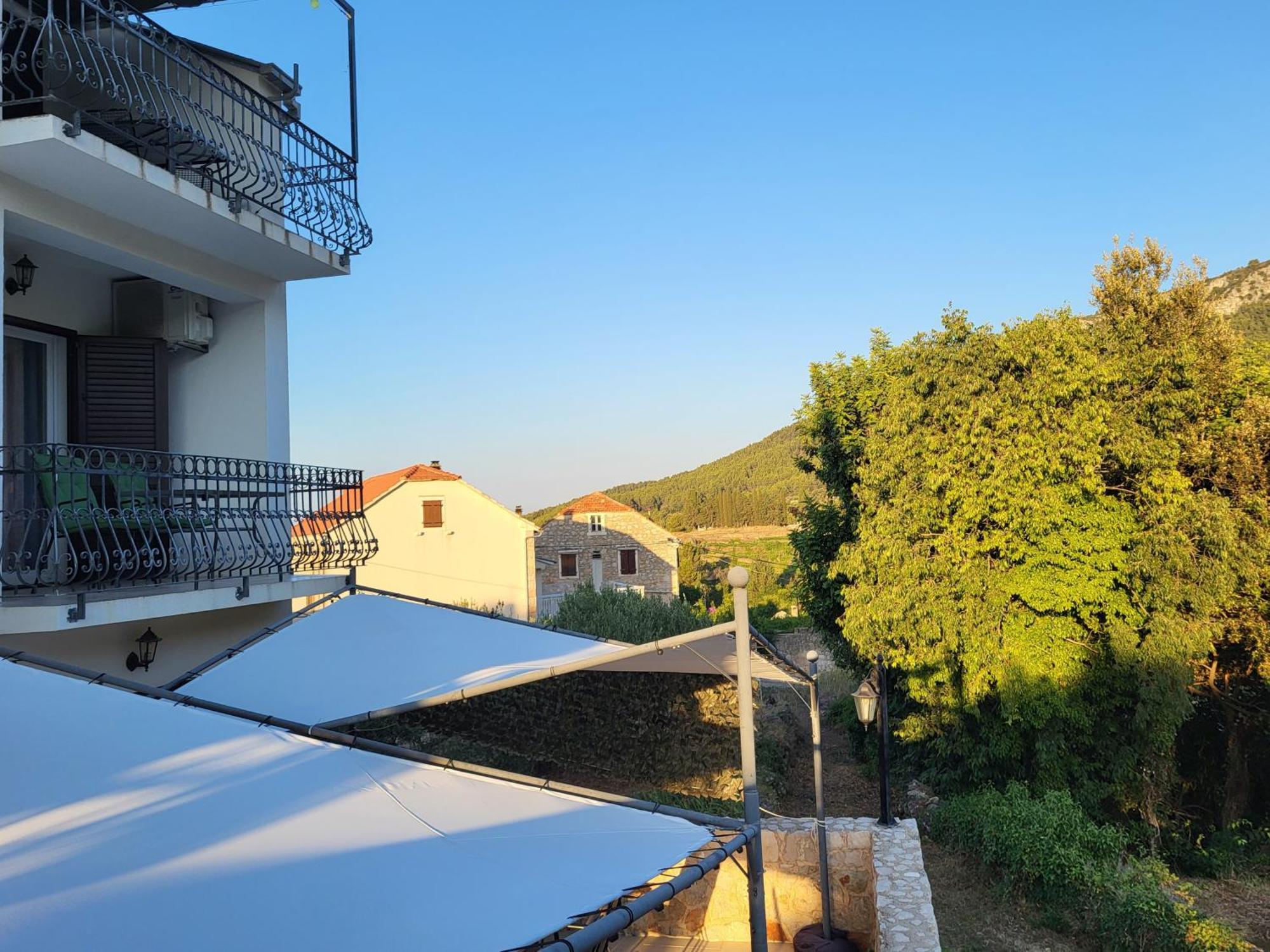 Apartments Pitve Jelsa  Exterior photo