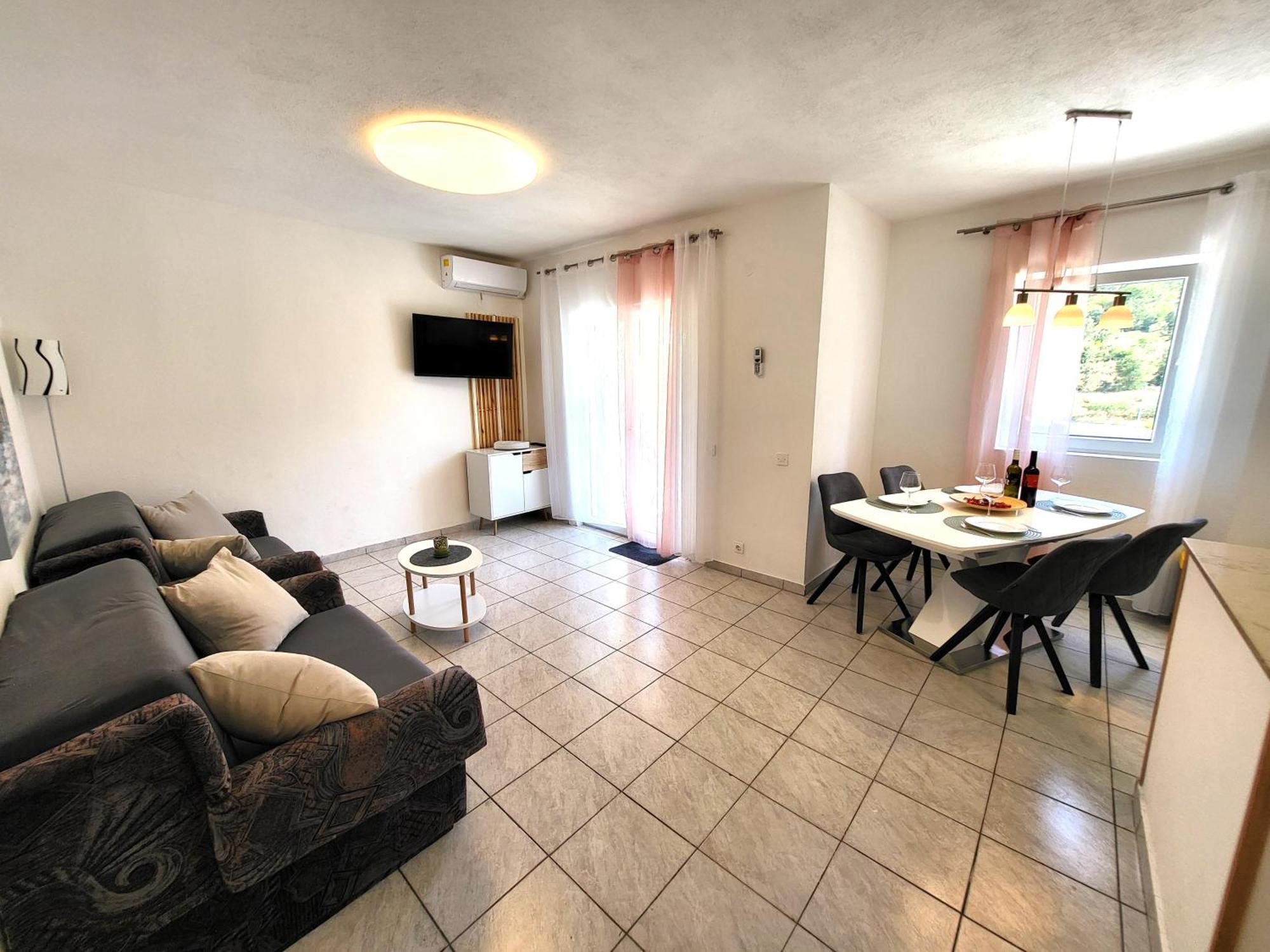 Apartments Pitve Jelsa  Exterior photo