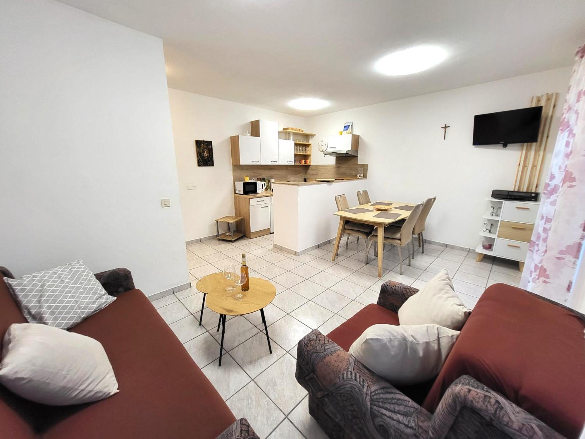 Apartments Pitve Jelsa  Exterior photo
